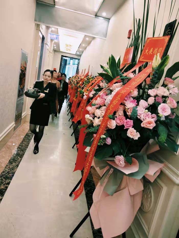 99精品国产综合久久久久五月天禮金讚助（zhù）敬贈花（huā）藍